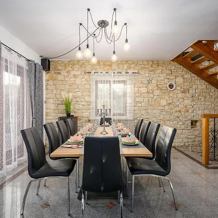 Σπίτι διακοπών 3 Bedroom Amazing In *