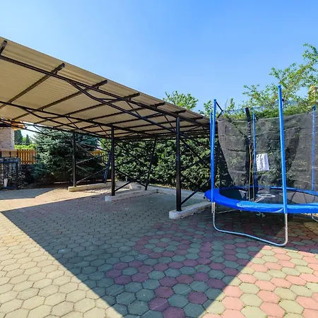 Amazing In With 4 Bedrooms, Jacuzzi&outdoor Swimming Pool *