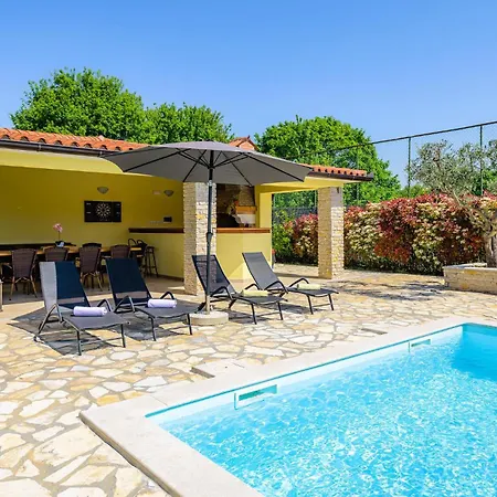 3 Bedroom Amazing In * Smoljanci